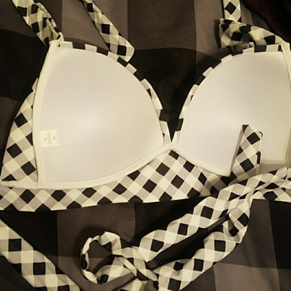 Bathing suit - Picture 2 of 3
